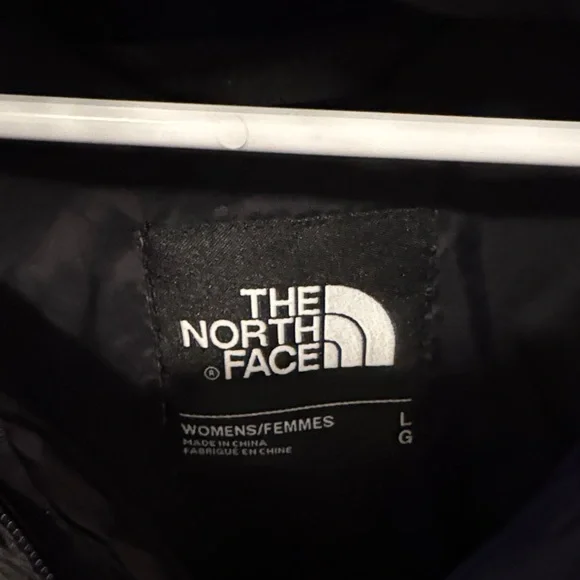 North Face Women's Gotham Black Puffer Jacket - Picture 4 of 5